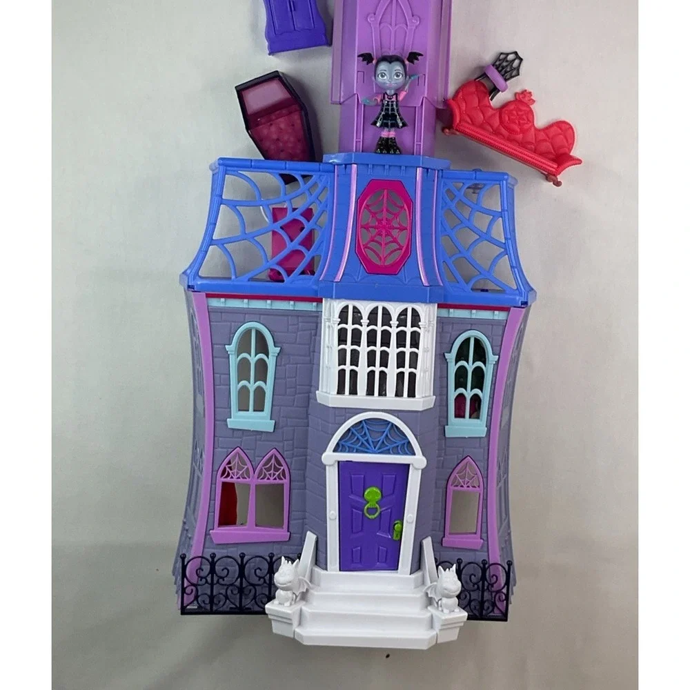 Disney Jr. Vampirina Scare B&B Doll Play‎ House Mansion Castle Playset House